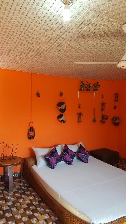 Golden Lilies Hotell Kokrobite Eksteriør bilde