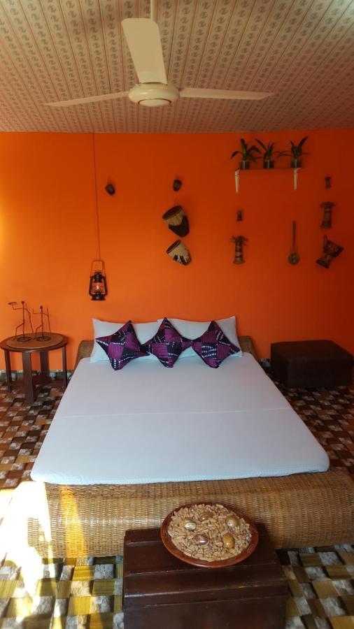 Golden Lilies Hotell Kokrobite Eksteriør bilde
