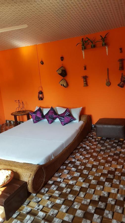Golden Lilies Hotell Kokrobite Eksteriør bilde